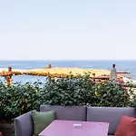 Des Gouverneurs Отель 4*
