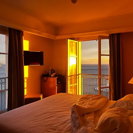 Des Gouverneurs Hotel 4*