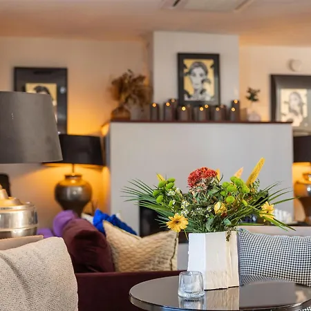 ホテル オテル デ グベルナール