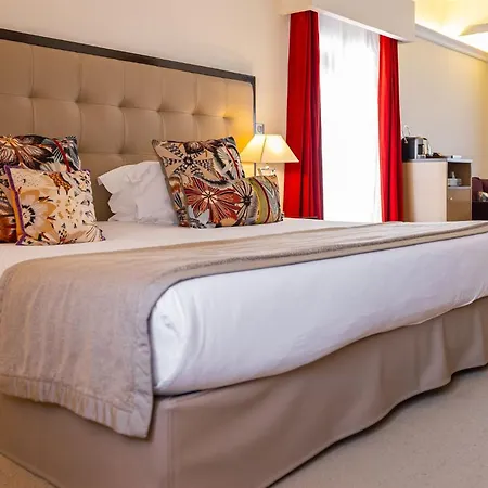 ホテル オテル デ グベルナール 4*