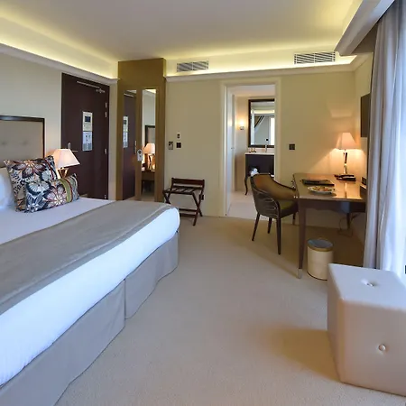 호텔 Des Gouverneurs 4*