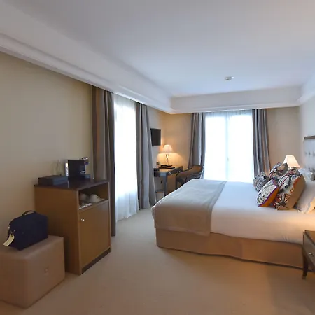 オテル デ グベルナール ホテル バスティア