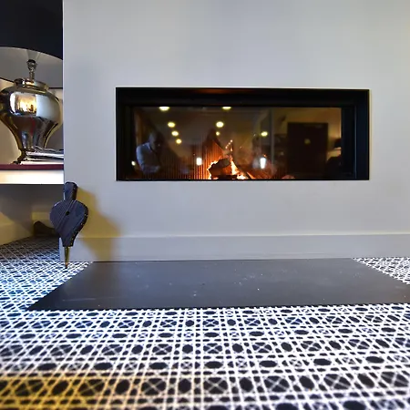 オテル デ グベルナール 4*