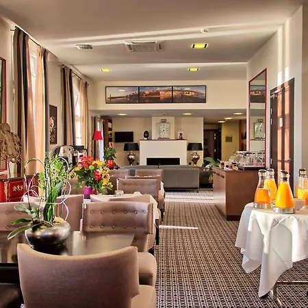 ホテル オテル デ グベルナール 4*