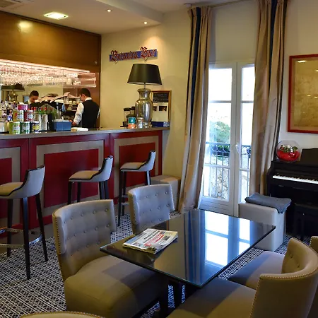 Des Gouverneurs 호텔 4*