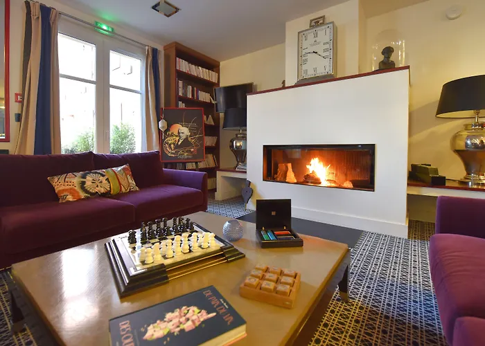 Des Gouverneurs Hotel 4*