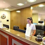 果沃内尔斯酒店 4*
