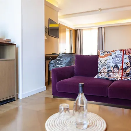 Des Gouverneurs Hotel