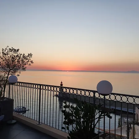 Ξενοδοχείο Des Gouverneurs 4*