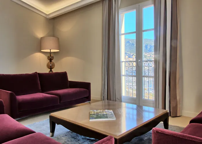 Des Gouverneurs Hotel 4*