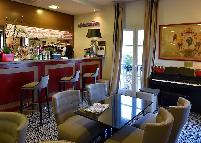 Des Gouverneurs Hotel 4*